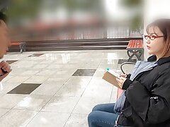 韓国で見つけた雨の中で読書する不思議な彼女は、アイドル顔負けのビジュアルと超絶クビレの持ち主！脱がしたパンティの匂いを嗅ぎながらの羞恥プレイでハメ倒す！