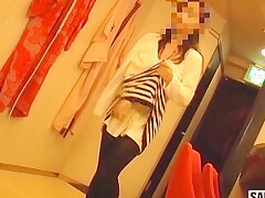 牝犬従僕～露出尿道開発～SMバーでの露出 その1