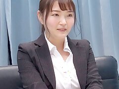 一流企業で働くエリートOL【るい】さん マジックミラー号 「下着メーカーのモニター調査」と称して生おっぱいをモミモミしながらインタビュー 清純そうな見た目からは想像もつかない超ドえろ発言連発！敏感な美乳をもみほぐされて激ピストンでイキまくり！