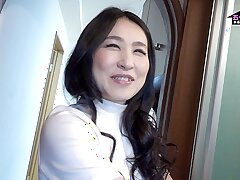 ちょっとエロそうな五十路熟女の家にお泊りしてヤリ倒したい豪華版（2）～スレンダー美熟女ミユキ50歳＆剛毛マン毛のミホコ52歳