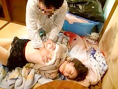 素人四畳半生中出し140 人妻 えりか 28歳